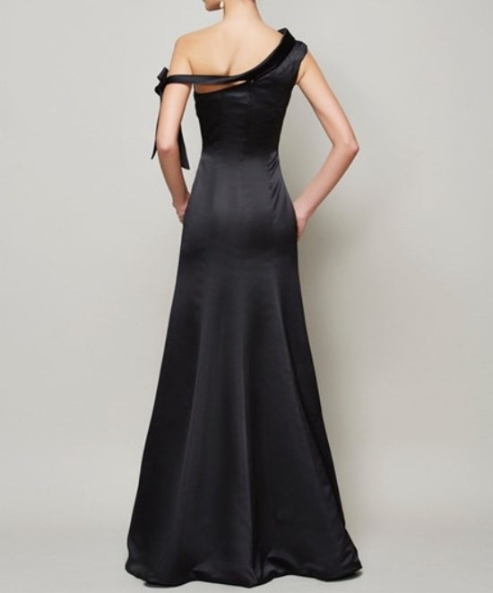 Simple Elegant Black One Shoulder Floor Length Mermaid Prom Dress